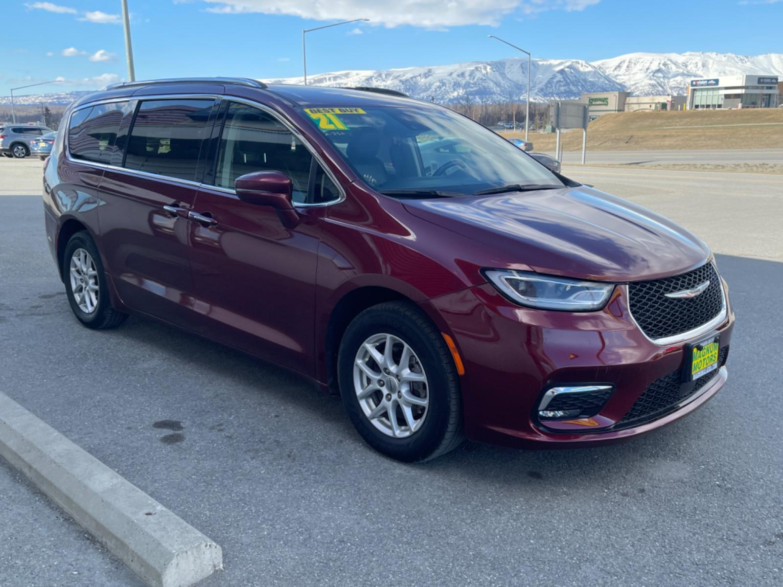 2021 RED CHRYSLER PACIFICA TOURING L (2C4RC1BG8MR) with an 3.6L engine, Automatic transmission, located at 1960 Industrial Drive, Wasilla, 99654, (907) 274-2277, 61.573475, -149.400146 - Photo #4